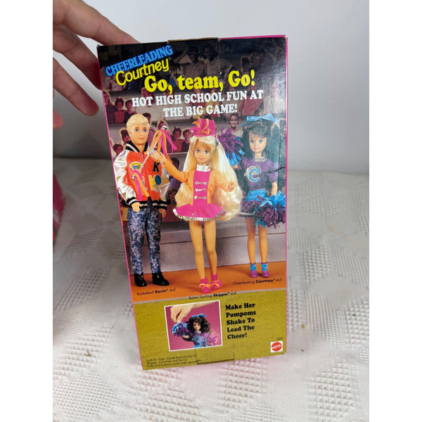 Cheerleading Courtney Doll Best Friend Of Skipper Mattel 1992 Vintage 3933 NIB