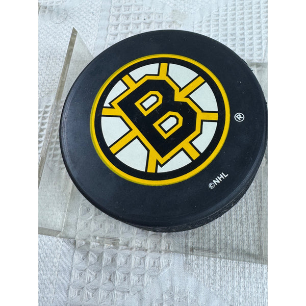 Boston Bruins Official Licensed NHL Hockey Puck in Display Case InGlasCo