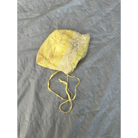 Baby yellow Bonnet with lace