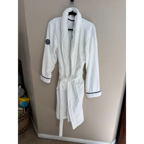 Tommy Bahama Plush White Robe New With Tag in Bag