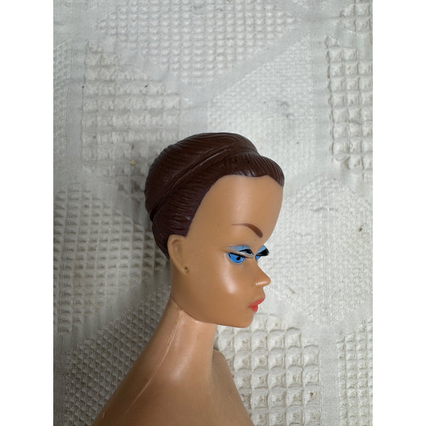 Original Fashion Queen Barbie MCMLVIII Molded Hair Vintage Mattel 1960 Japan
