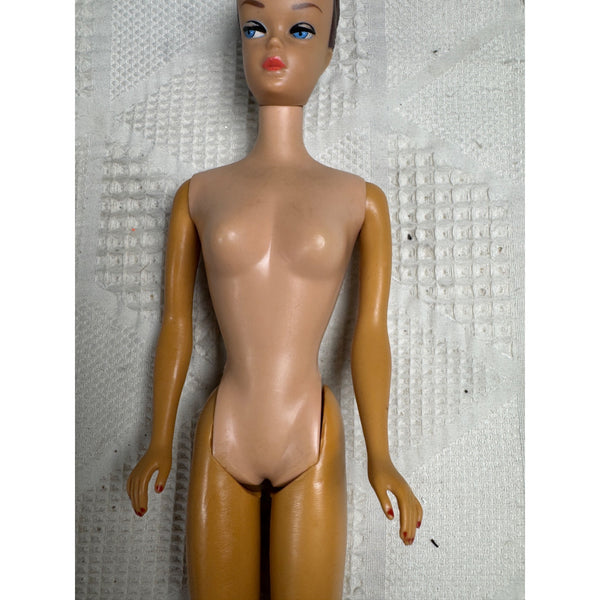 Original Fashion Queen Barbie MCMLVIII Molded Hair Vintage Mattel 1960 Japan