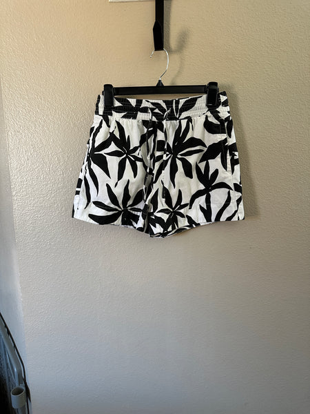 Free Assembly Black & White Floral Shorts