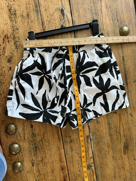 Free Assembly Black & White Floral Shorts