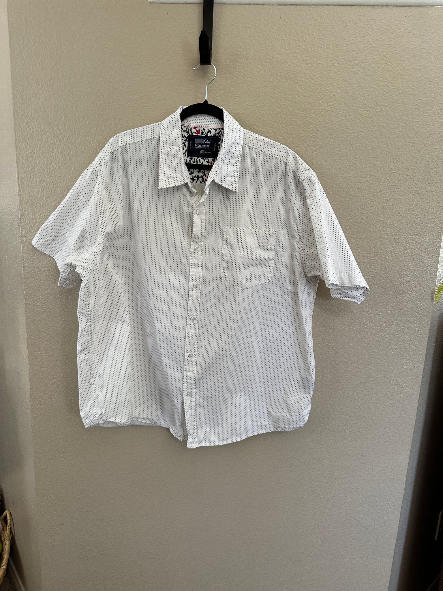 Monument Men's Short Sleeve Shirt