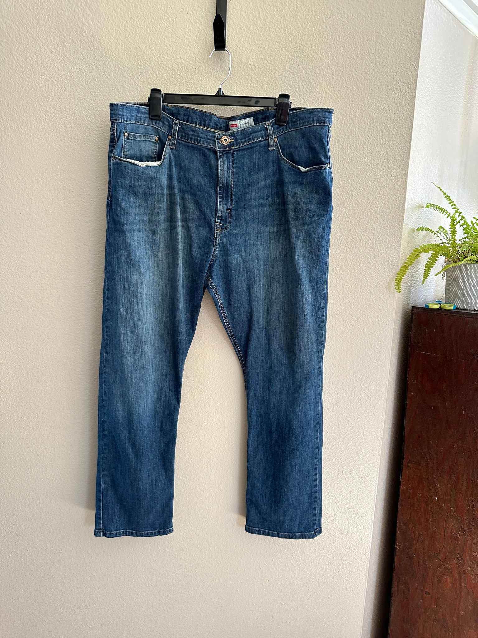 Wrangler Slim Straight Jeans