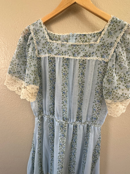 Vintage blue and white Flowered dress