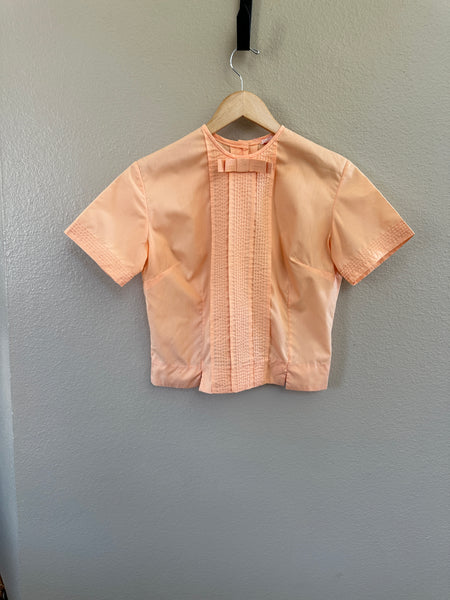 Vintage Womens tuxedo front short peach shirt