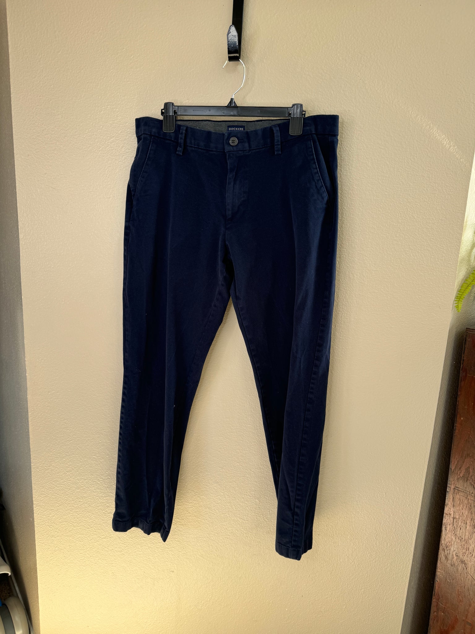 Dockers Men's Straight Fit Blue Pants