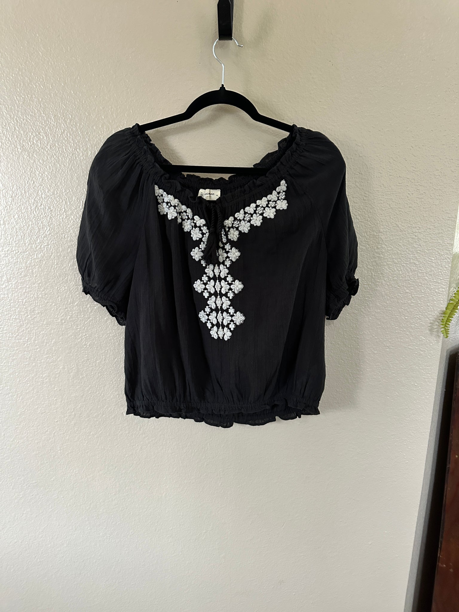 Lucky Brand Women's Black Embroidered Short Sleeve Blouse