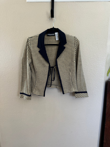 Sag Harbor Women's Black & Yellow Long Sleeve Blazer