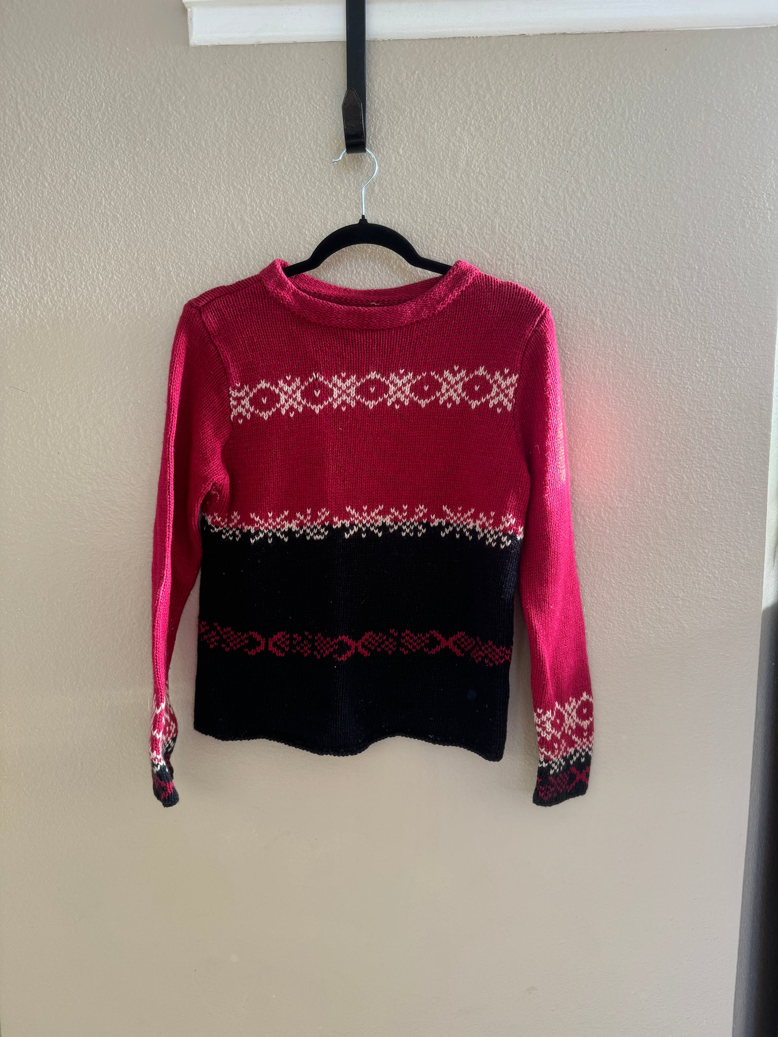 Women's Black & Red  Sweater