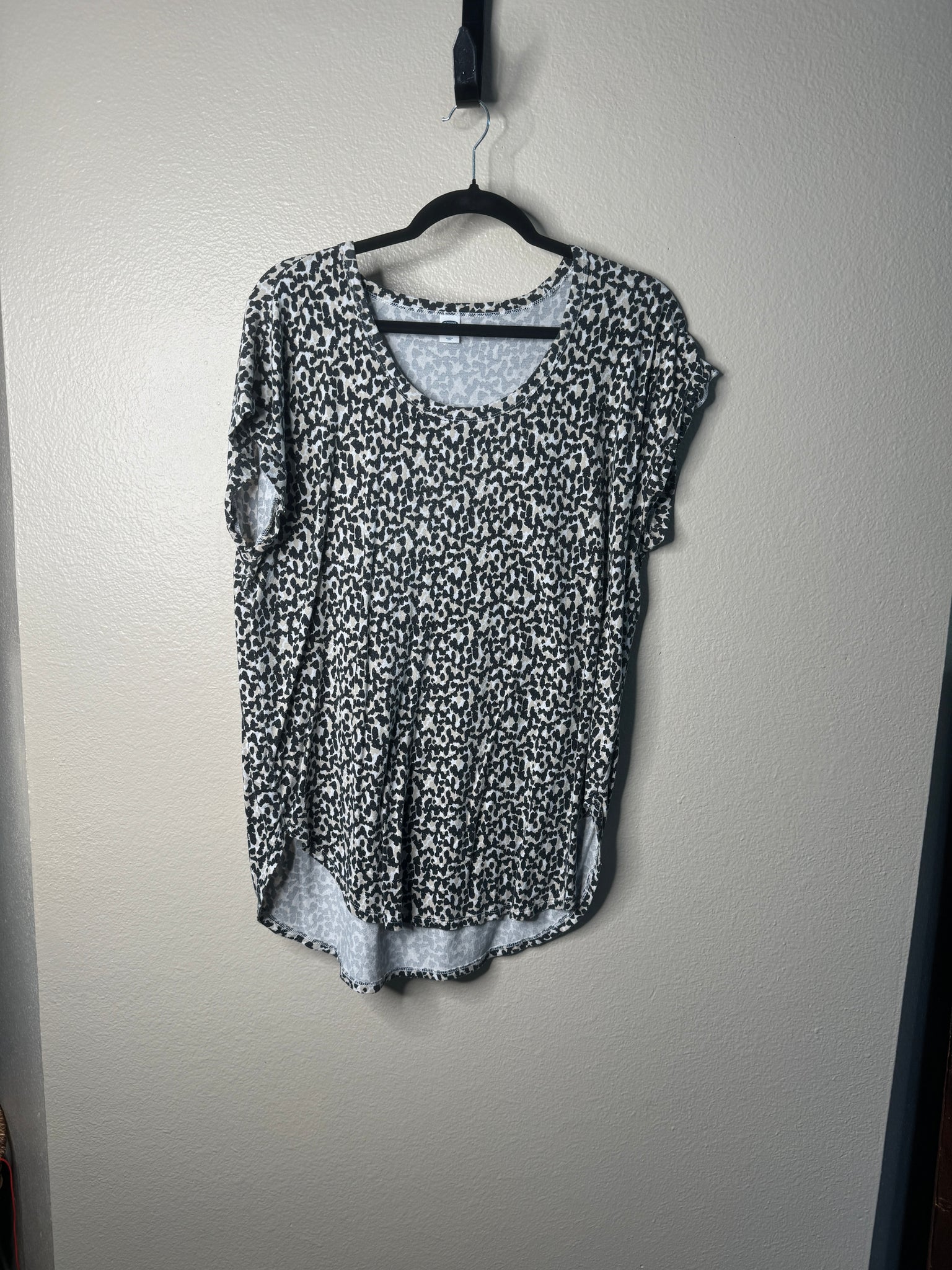 Old Navy Women's Black Floral Blouse