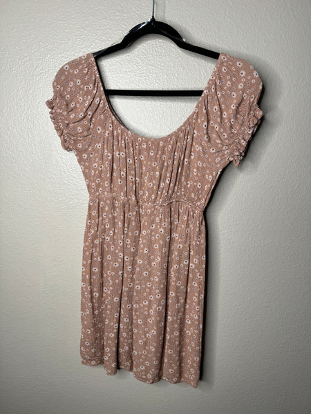 7 Day WKND Women's Tan Floral Dress