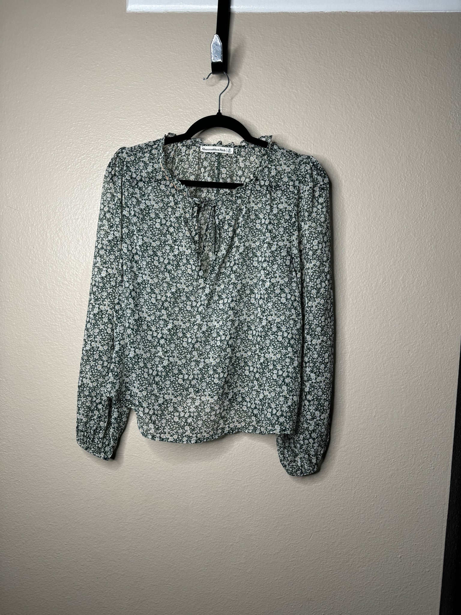 Abercrombie & Fitch Women's Green Floral Blouse