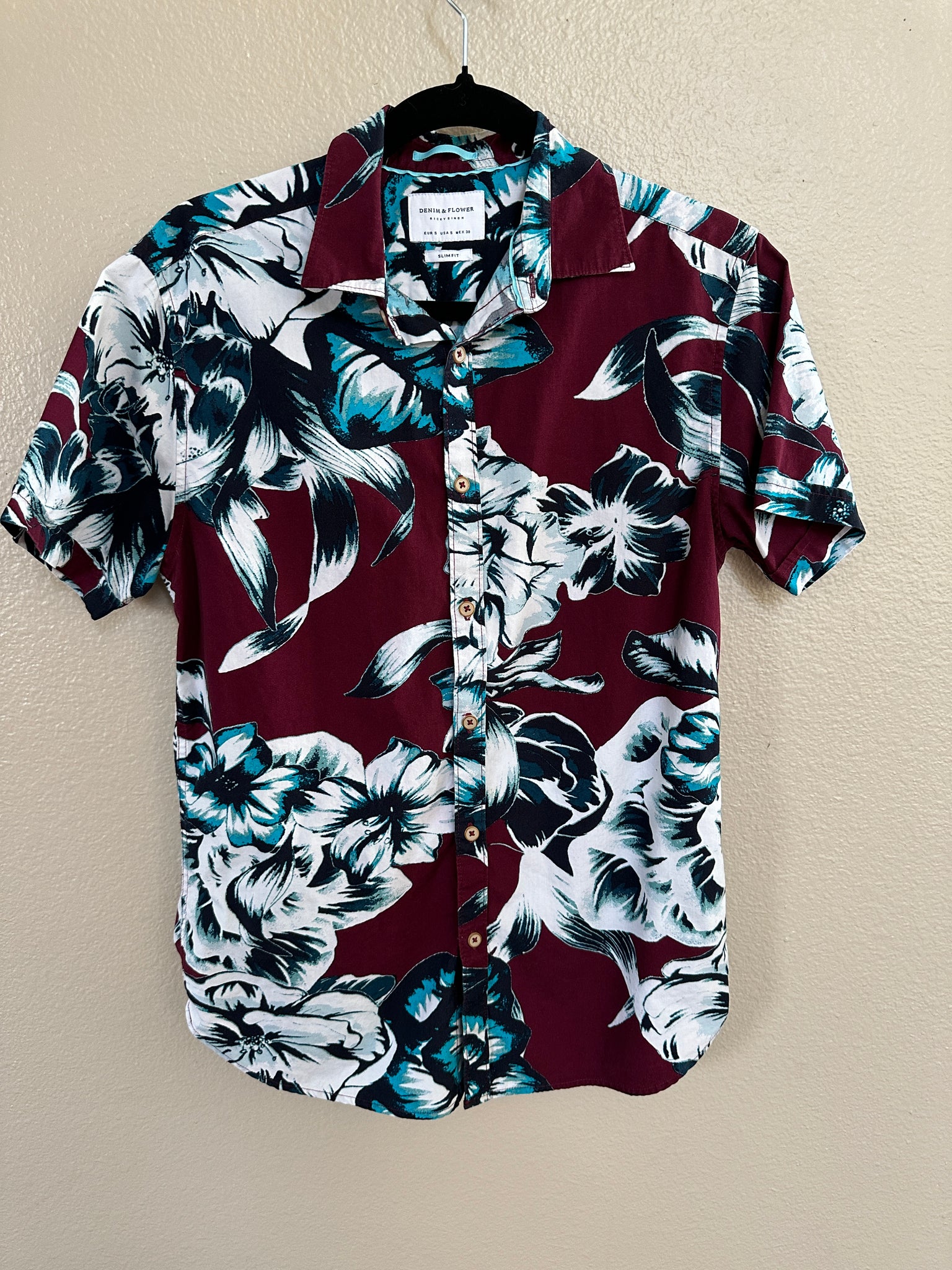 Denim & Flower Men's Hawaiian Short Sleeve Collared Shirt