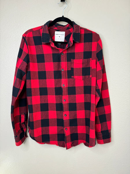 Modern Amusement Men's Red Shirt size M