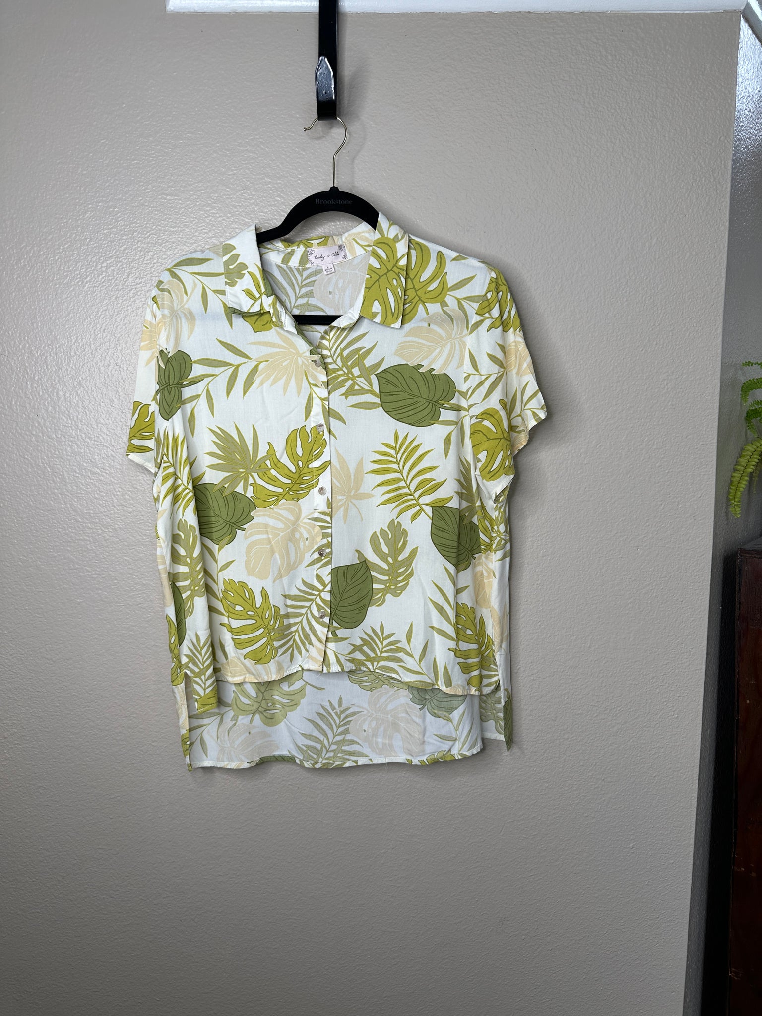 Bailey & Chloe Women's Hawaiian Shirt