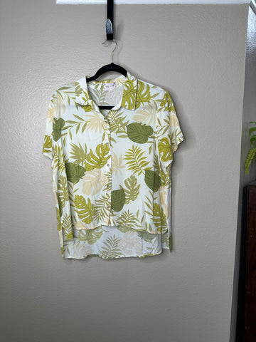 Bailey & Chloe Women's Hawaiian Shirt