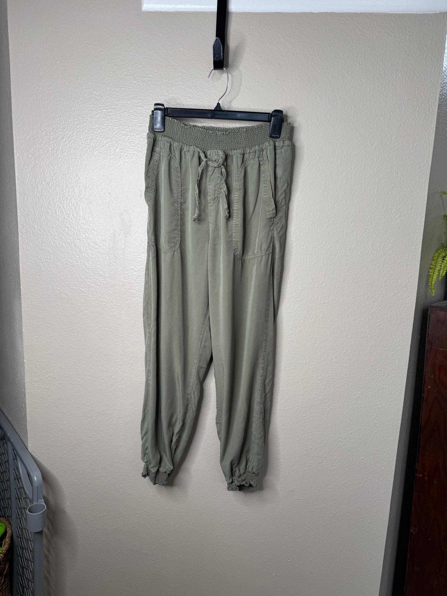 Love Tree Women's Green Pants 