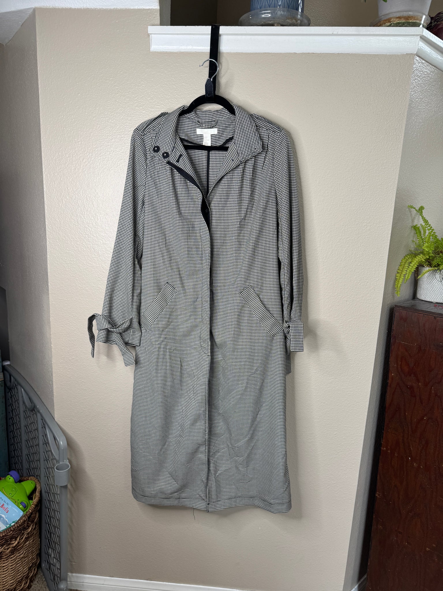 H&M Women's Houndstooth Trench Coat Size 6