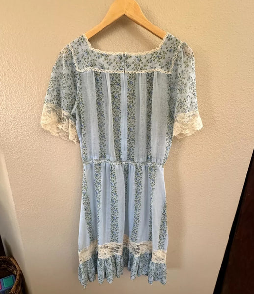 Vintage blue and white Flowered dress