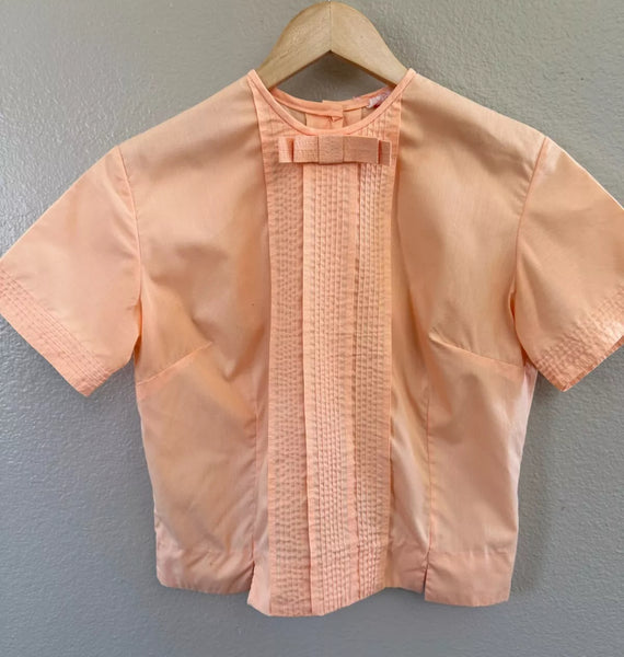 Vintage Womens tuxedo front short peach shirt