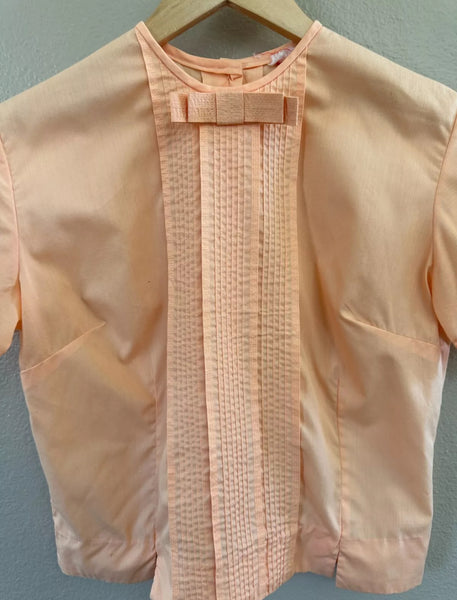 Vintage Womens tuxedo front short peach shirt