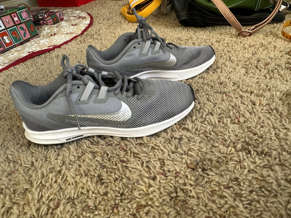 Nike Women's Downshifter 9 Cool Gray Shoes Size 8