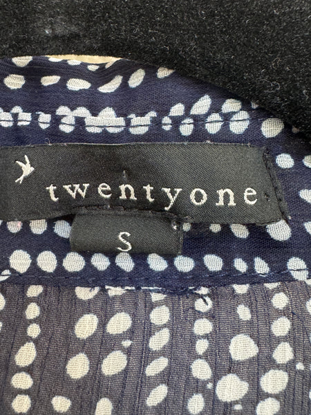 Twentyone Black and White Blouse