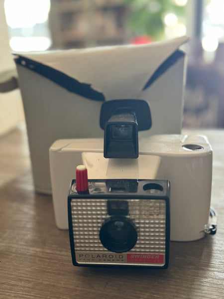 Polaroid Swinger Model 20 Land Camera front