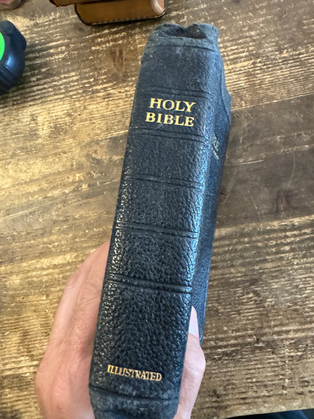 Vintage 1940s Pocket Bible Old and New Testament spine