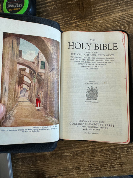 Vintage 1940s Pocket Bible Old and New Testament page sample