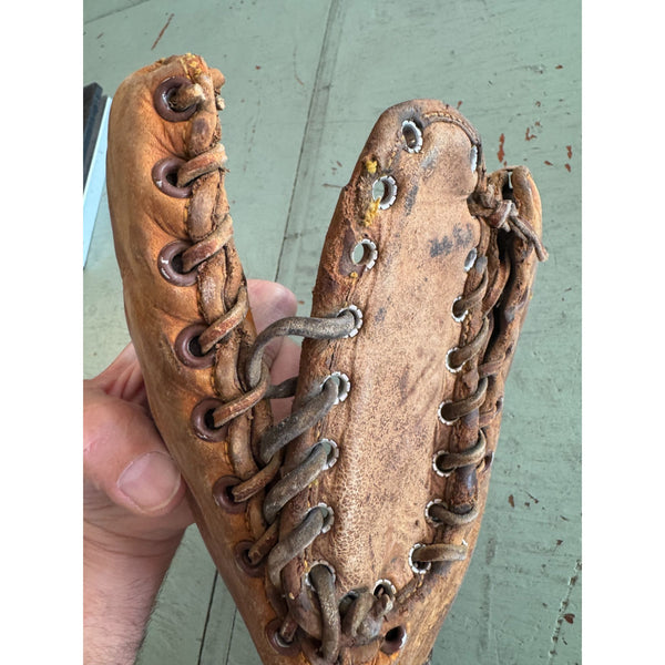 Antique The Trap Leather Baseball Glove Catchers Mitt 1940s Vintage Collectible