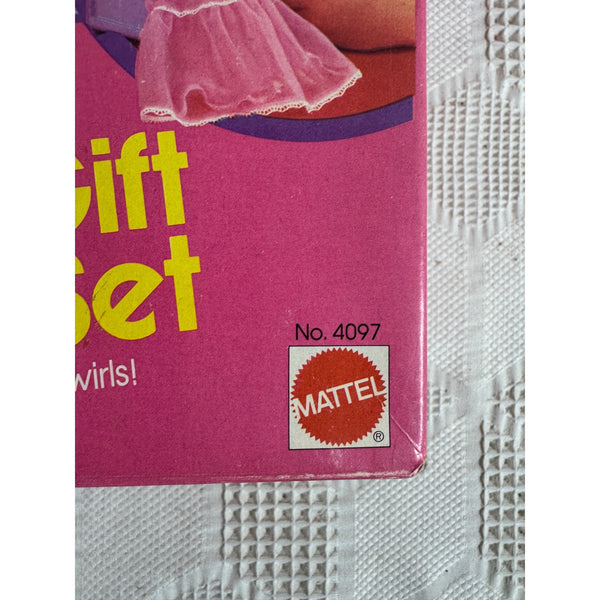 Twirly Curls Barbie Gift Set 1982 Mattel No 4097 w 2 Outfits and Accessories