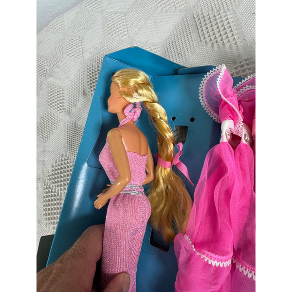 Twirly Curls Barbie Gift Set 1982 Mattel No 4097 w 2 Outfits and Accessories