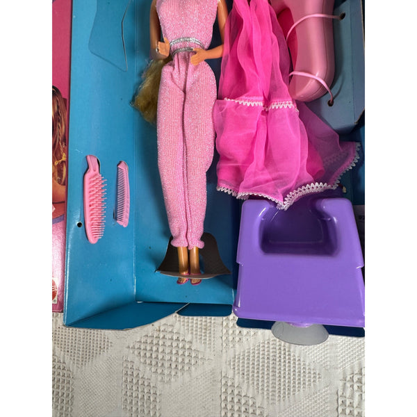 Twirly Curls Barbie Gift Set 1982 Mattel No 4097 w 2 Outfits and Accessories