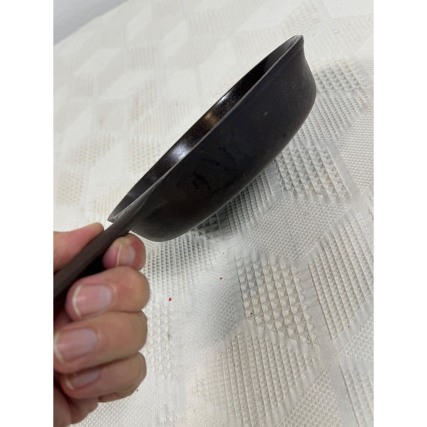Wagner Ware Cast Iron Skillet No 3 1053L Vintage c1940s Frying Pan Made In USA