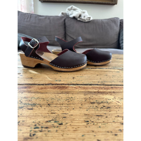 Mia Womens Swedish Maroon Brown Leather Clogs