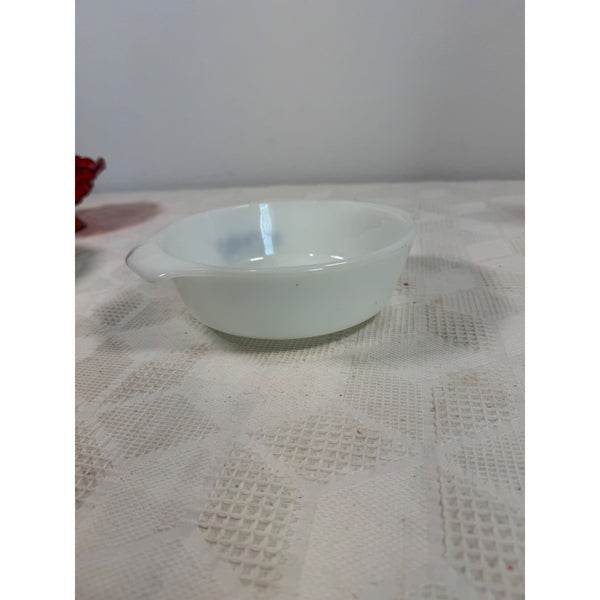 Anchor Hocking Fire King 1 Quart White Casserole Dish Blue Cornflower Design