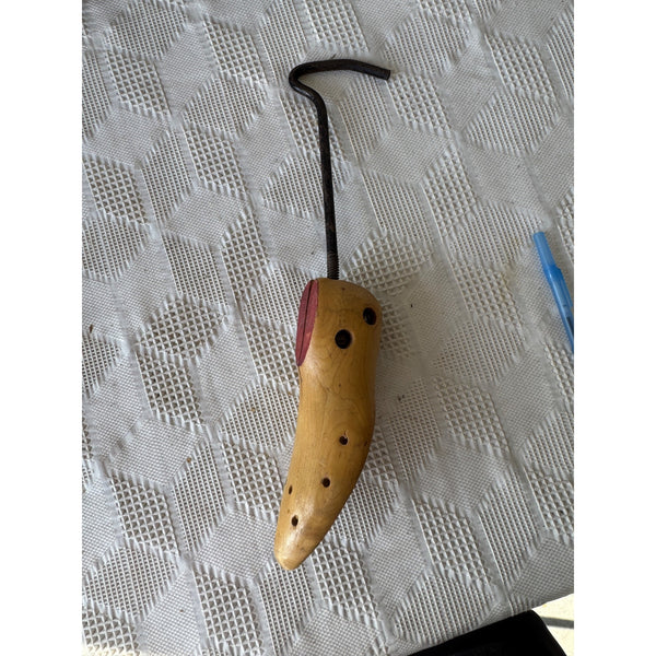 Redhead O A Miller Co Wooden Shoe Stretcher Form w Metal Handle Vintage Cobbler