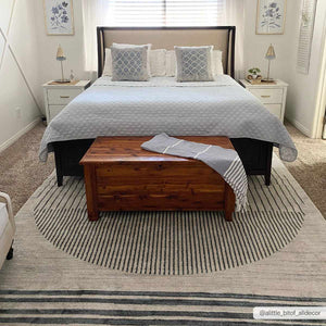 Thad Washable Area Rug in bedroom