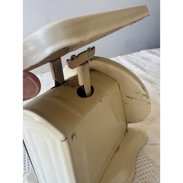 Vintage Baby Scale With Illustrated Dial & Metal Base 30 Pound Mid Century