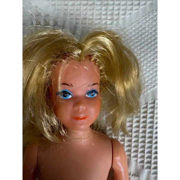 Vintage 1975 Growing Up Skipper Doll Little Sister Of Barbie Grows With Arm Turn