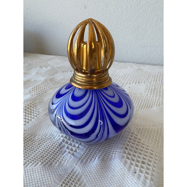 La-Tee-Da Blue & White Swirl Gold-Tone Effusion Fragrance Lamp Modern