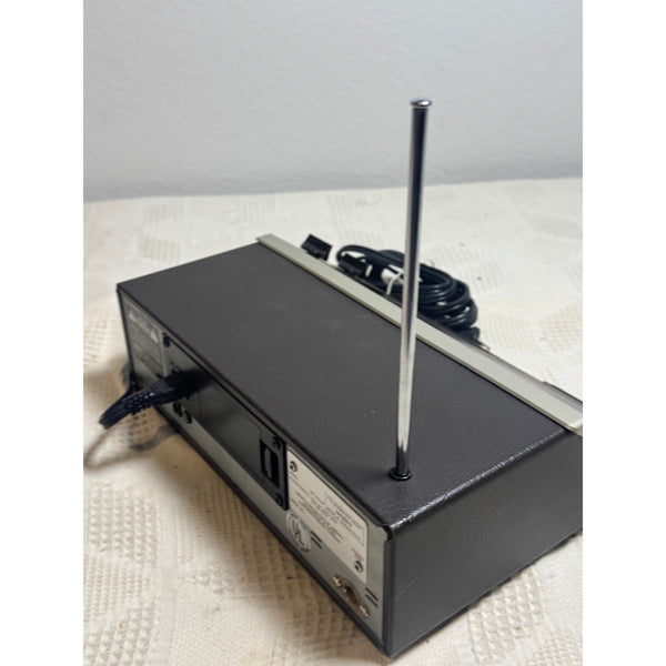 Uniden Bearcat 210XW 20 Channel Synthesized Radio Scanner w Antenna Works