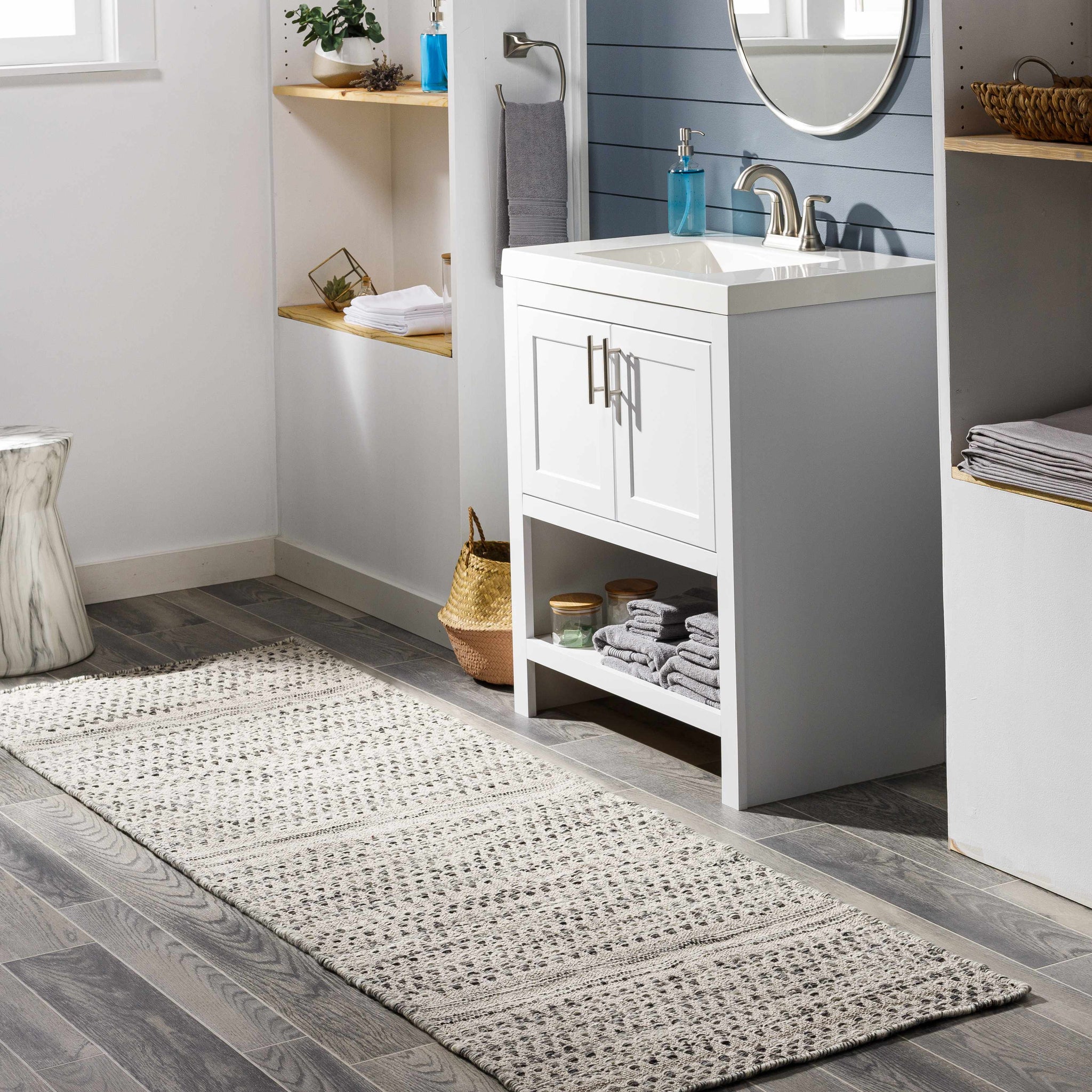 Arabi Wool Area Rug in bathroom