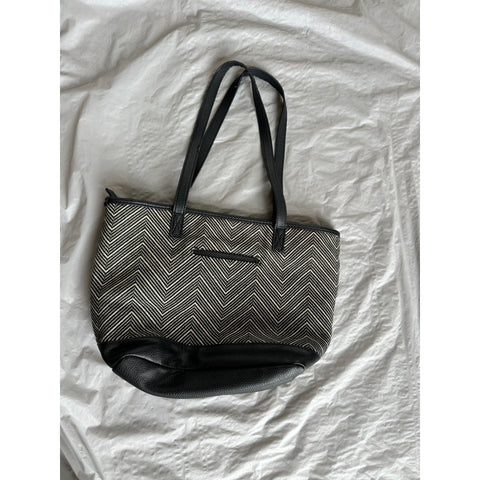 Thirty One Womens Black Shoulder Purse