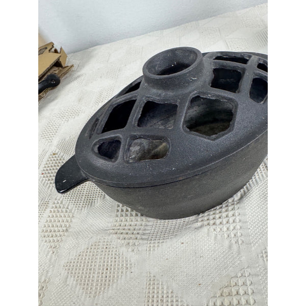 John Wright Cast Iron Stovetop Humidifier Potpourri Steamer Lattice Style Lid