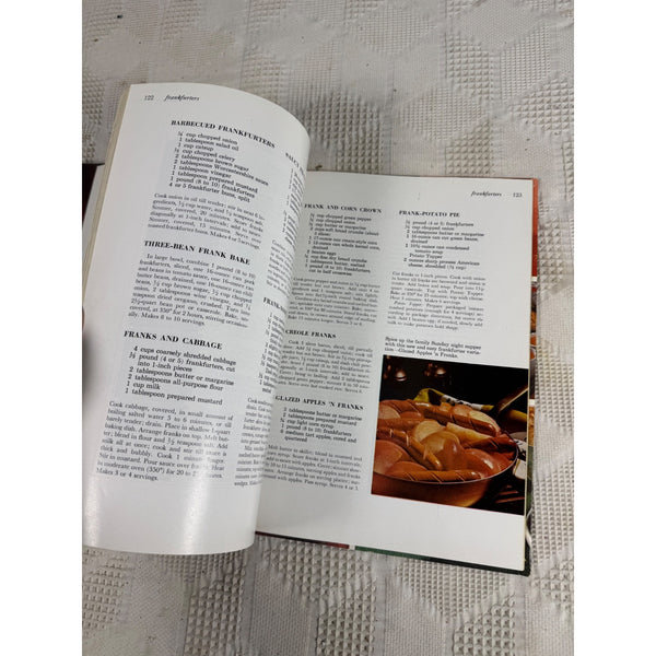 Better Homes and Gardens 1968 Meat Cook Book Over 400 Recipes Fourth Edition
